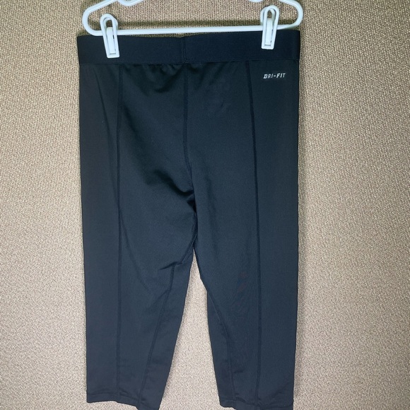Nike Pro 🖤Womens Black Dri-Fit Capri, size Small
Excellent used condition 🖤 - Picture 3 of 6